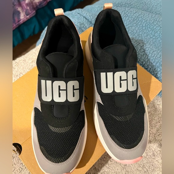 UGG Shoes - UGG authentic LA Flex